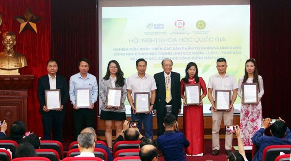 Hội nghị khoa học Quốc gia Nghiên cứu, phát triển các sản phẩm tự nhiên và Ứng dụng CNSH trong Nông- Lâm- Thuỷ sản và Chăm sóc sức khoẻ cộng đồng